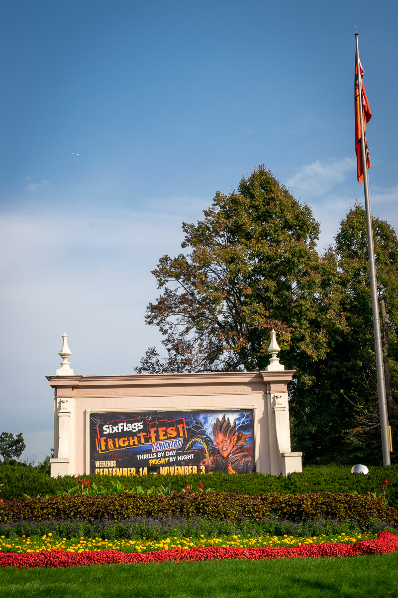 great america fright fest sign at the six flags chicago main entrance